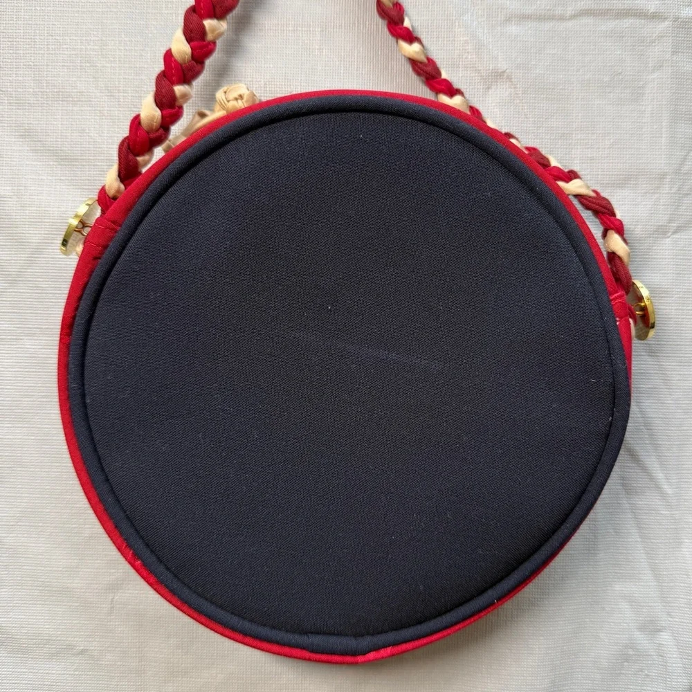 HP ❤️ Round Crossbody Bag made with Upcycyled Cathay Pacific Uniform - Picture 4 of 10